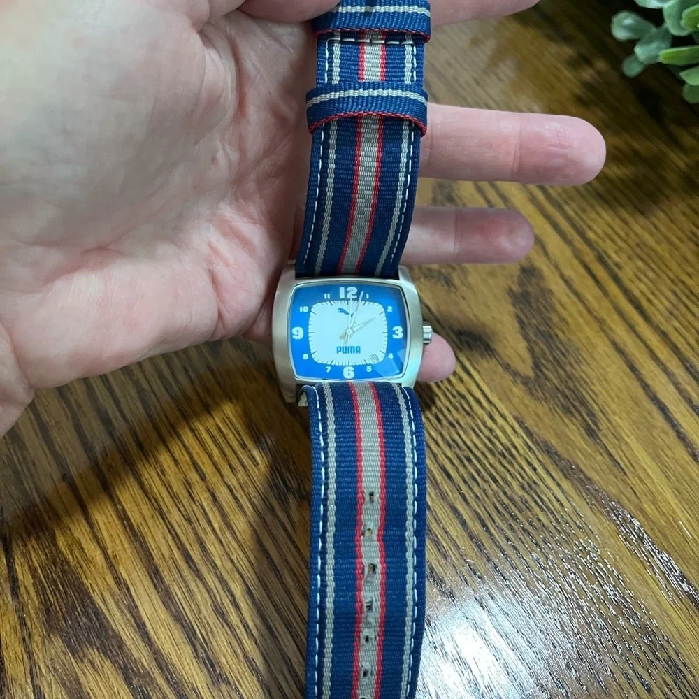 Puma Analog‎ Wristwatch PM900 with Water Resistance and a Buckle Band Japan Y2K